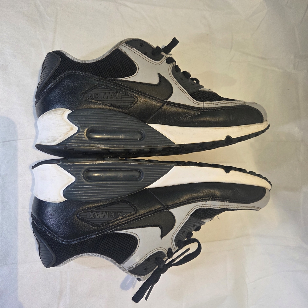 Nike Air Max Black and Gray Sneakers Size 9 - Picture 8 of 12